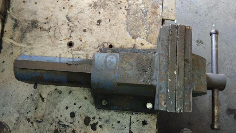 Furadeira + Compressor de Ar "Atlas Copco". + Diversos + Máquina multifuncional + Guinchos + Macaco hidráulico + Diversos + Diversos + Diversos + Diversos + Grampo + Diversos + Diversos + Diversos + Diversos + Tambores 400L de óleo hidráulico. + Bombas de abastecimento de óleo hidráulico + Compressor de Ar + Diversos + Tubos de mangueira + Diversos + Botijão de gás 50L + Diversos + Diversos + Contentor de 40P ·