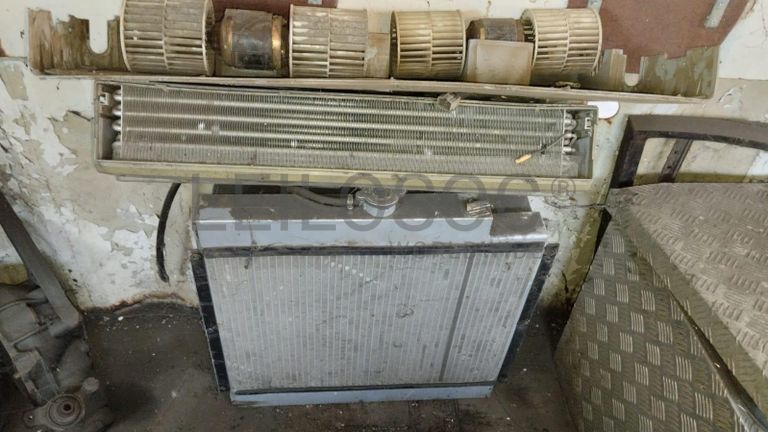 Termos acumulador + Bebedouros + Diversos + Tv + Material Informático + Cabo de Rede + Mobiliário + Bobina + Bobinas + Máquinas de corte de relva + Cabos de aço + Radiador + Armazém ·