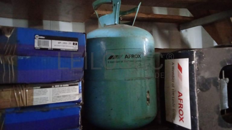 Diversos + Diversos + Gerador + Diversos + Diversos + Diversos + Diversos + Diversos + Máquina de lichar + Cimento cola + Contentor de 40P ·