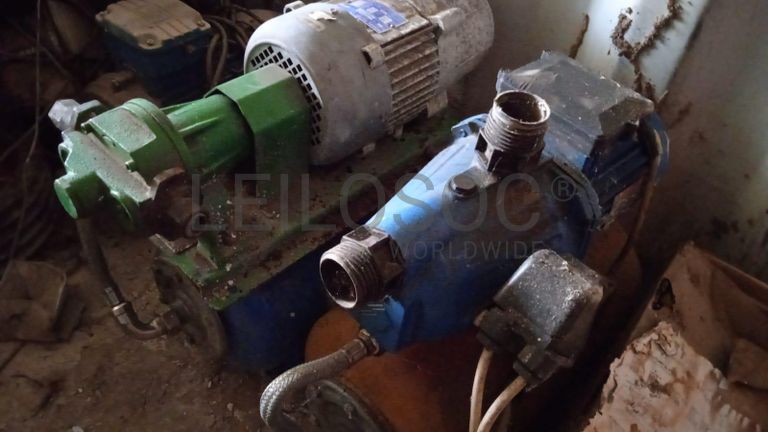 Máquina para fazer rosca + Diversos + Bomba de água + Motores + Diversos + Diversos + Bombas de água + Diversos + Diversos + Compressor de ar + Compressor de ar + Compactadora Turner Morris + Compressor de ar + Compressor Oceanos + Contentor de 40P ·