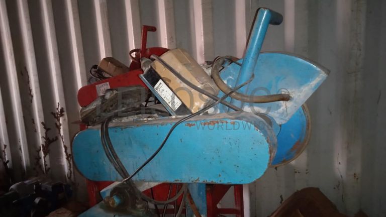 Máquina para fazer rosca + Diversos + Bomba de água + Motores + Diversos + Diversos + Bombas de água + Diversos + Diversos + Compressor de ar + Compressor de ar + Compactadora Turner Morris + Compressor de ar + Compressor Oceanos + Contentor de 40P ·