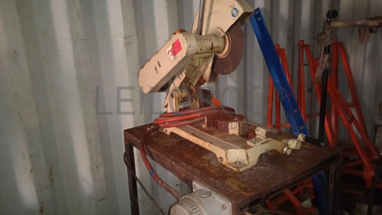 Máquina para fazer rosca + Diversos + Bomba de água + Motores + Diversos + Diversos + Bombas de água + Diversos + Diversos + Compressor de ar + Compressor de ar + Compactadora Turner Morris + Compressor de ar + Compressor Oceanos + Contentor de 40P ·