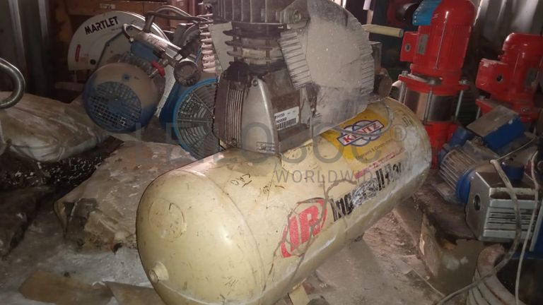 Máquina para fazer rosca + Diversos + Bomba de água + Motores + Diversos + Diversos + Bombas de água + Diversos + Diversos + Compressor de ar + Compressor de ar + Compactadora Turner Morris + Compressor de ar + Compressor Oceanos + Contentor de 40P ·