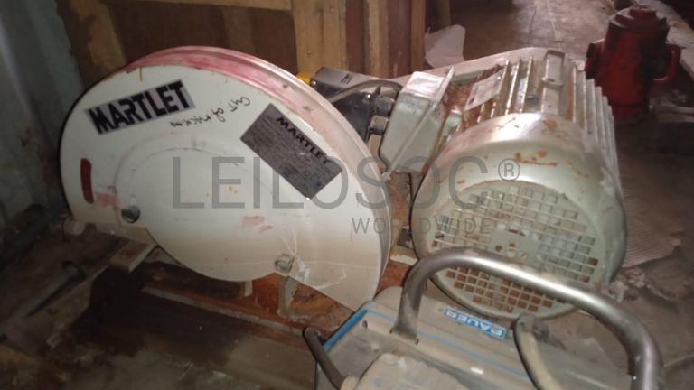 Máquina para fazer rosca + Diversos + Bomba de água + Motores + Diversos + Diversos + Bombas de água + Diversos + Diversos + Compressor de ar + Compressor de ar + Compactadora Turner Morris + Compressor de ar + Compressor Oceanos + Contentor de 40P ·