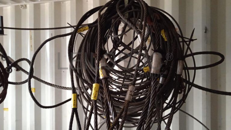 Diversos + Cabos de aço + Cabos de aço + Cabos de aço + Cabos de aço + Cabos de aço + Cabos de aço + Cabos de aço + Diversos + Cabos de aço + Cabos de aço + Contentor de 40P ·