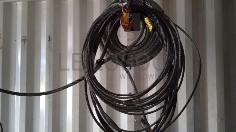 Diversos + Cabos de aço + Cabos de aço + Cabos de aço + Cabos de aço + Cabos de aço + Cabos de aço + Cabos de aço + Diversos + Cabos de aço + Cabos de aço + Contentor de 40P ·