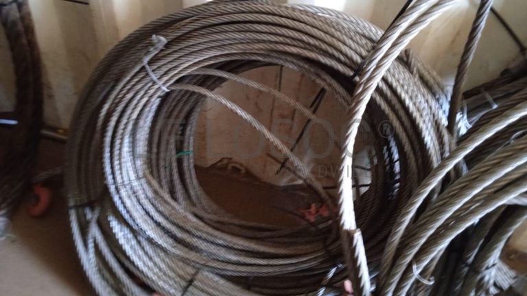 Diversos + Cabos de aço + Cabos de aço + Cabos de aço + Cabos de aço + Cabos de aço + Cabos de aço + Cabos de aço + Diversos + Cabos de aço + Cabos de aço + Contentor de 40P ·