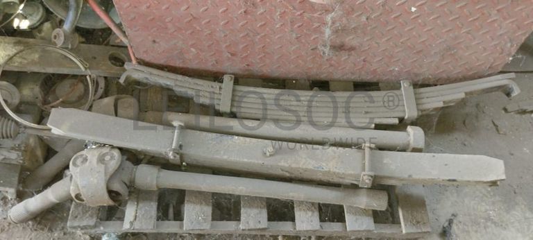 Máquinas teste da carga + Radiadores + Motor + Caixa de velocidade + Veios de transmissão, + Diversos + Contentor de 40P ·