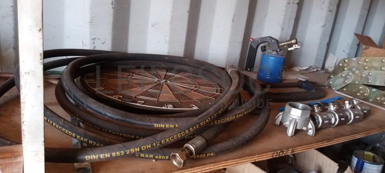 Máquina de desmontar pneus + Máquina pressão + Diversos + Diversos + Diversos + Diversos ·