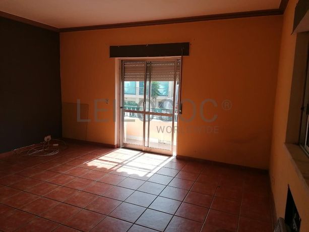 Moradia V3 c/ 2 Lugares de Garagem · Charneca da Caparica, Almada