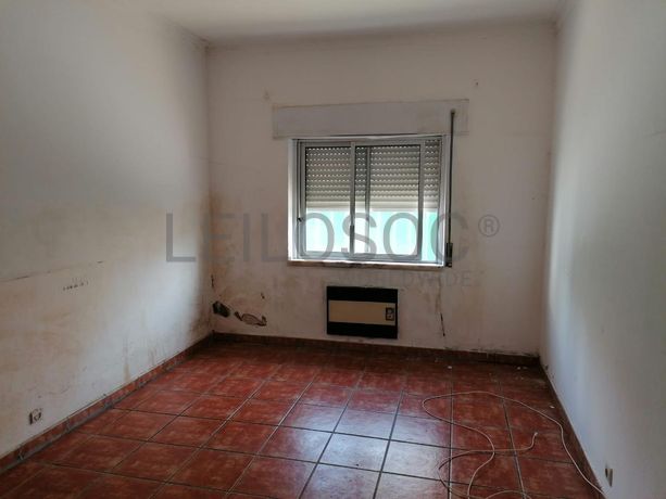 Moradia V3 c/ 2 Lugares de Garagem · Charneca da Caparica, Almada