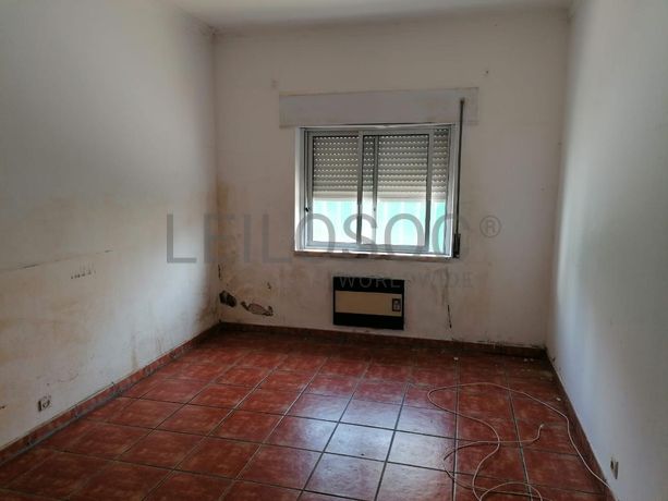 Moradia V3 c/ 2 Lugares de Garagem · Charneca da Caparica, Almada