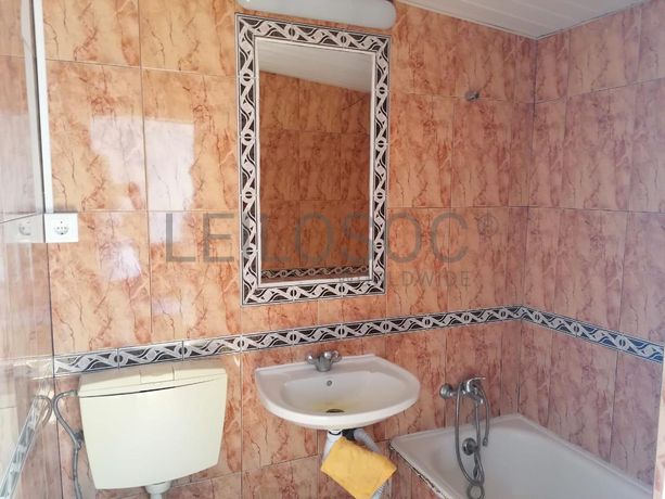 Moradia V3 c/ 2 Lugares de Garagem · Charneca da Caparica, Almada