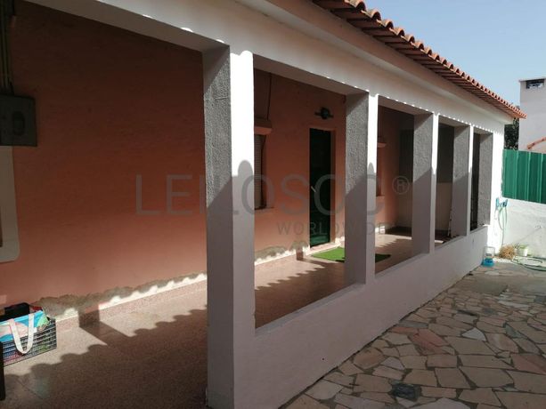 Moradia V3 c/ 2 Lugares de Garagem · Charneca da Caparica, Almada