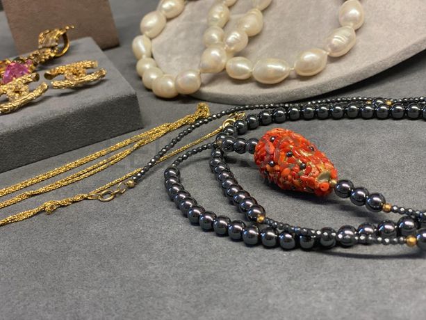 Fios + Pendente + Brincos