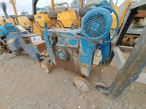 MAQ. DE CORTE FERRO · Viana