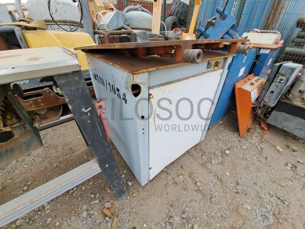 MAQ.MOLDAR FERRO · Viana