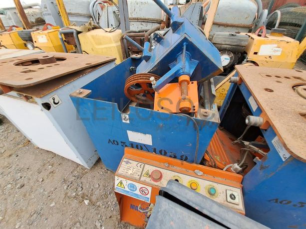 MAQ.MOLDAR FERRO · Viana