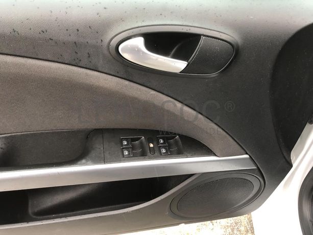 Seat Leon 1.6TDI · Ano 2011