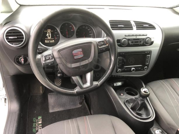 Seat Leon 1.6TDI · Ano 2011