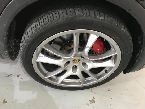 Porsche Cayenne 4.8 Turbo V8 · Ano 2010