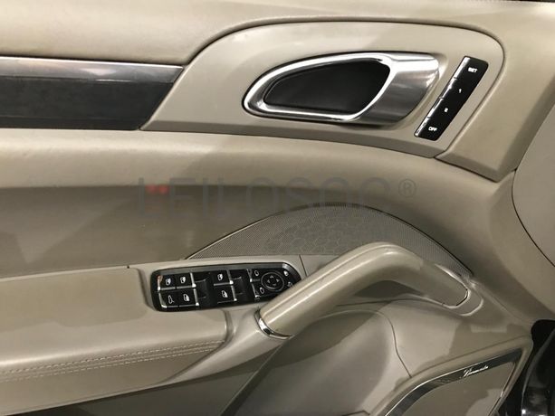 Porsche Cayenne 4.8 Turbo V8 · Ano 2010