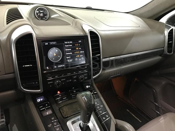 Porsche Cayenne 4.8 Turbo V8 · Ano 2010