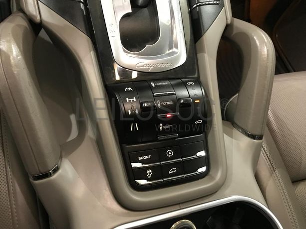Porsche Cayenne 4.8 Turbo V8 · Ano 2010