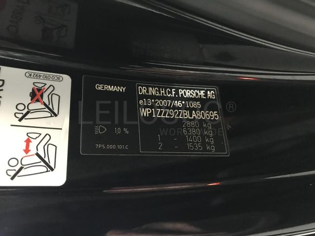 Porsche Cayenne 4.8 Turbo V8 · Ano 2010