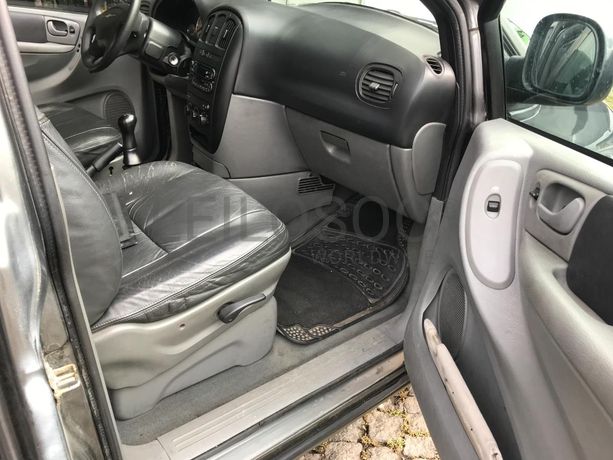 Chrysler Voyager 2.5 CRD · Ano 2006
