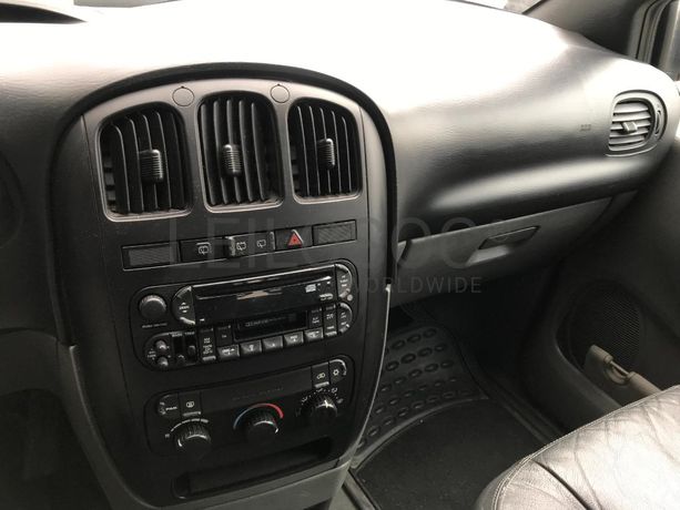 Chrysler Voyager 2.5 CRD · Ano 2006