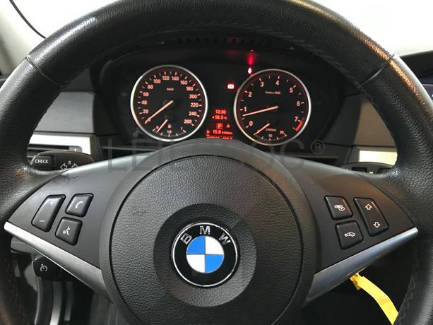 BMW 525 3.0i · Ano 2009