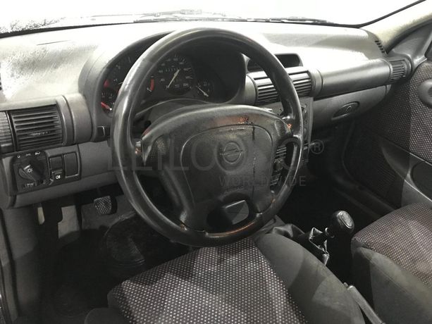 Opel Corsa 1.5TD · Ano 1994