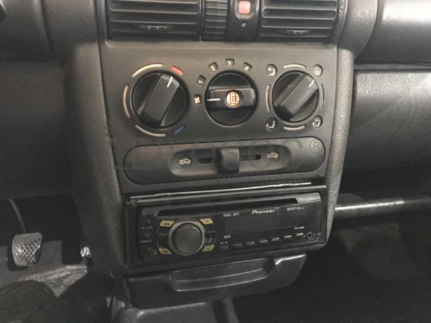 Opel Corsa 1.5TD · Ano 1994