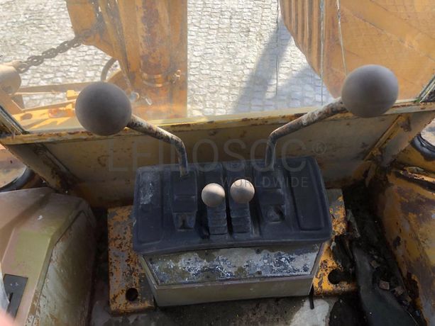 Retroescavadora CAT 428-II 4x4