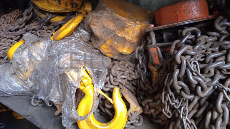 Diversos + Manilhas + Diversos + Diversos + Contentor de 40P ·