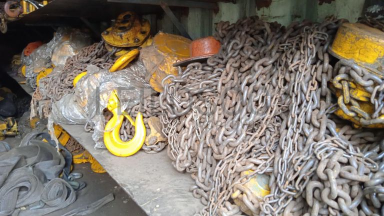 Diversos + Manilhas + Diversos + Diversos + Contentor de 40P ·