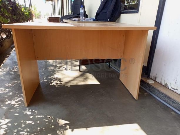 Mobiliário de escritório ·