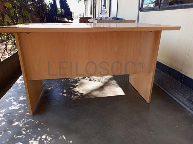 Mobiliário de escritório ·