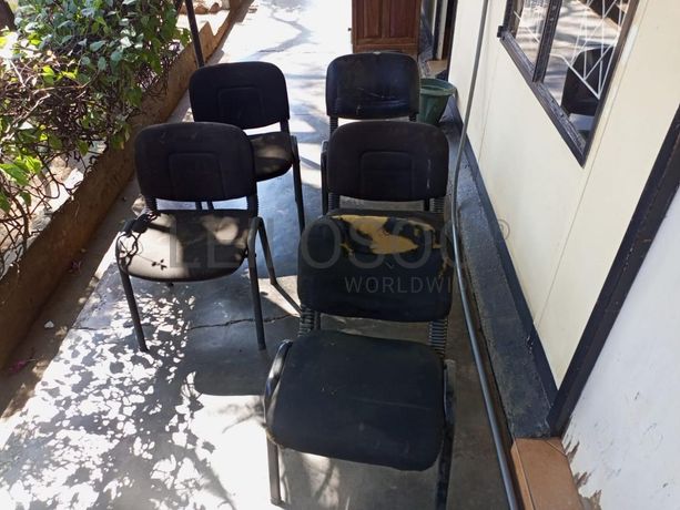 Mobiliário de escritório ·