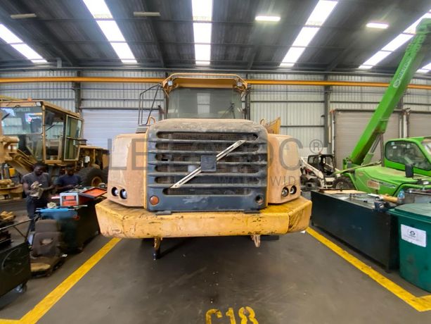 Dumper (30T) VOLVO A30D · Viana