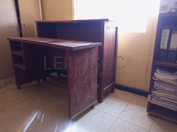 Mobiliário de escritório ·