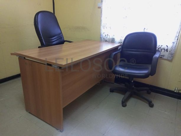 Mobiliário de escritório ·