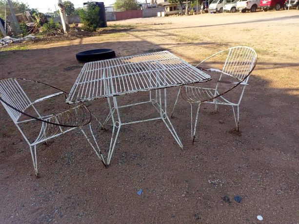 Mobiliário de Lar ·