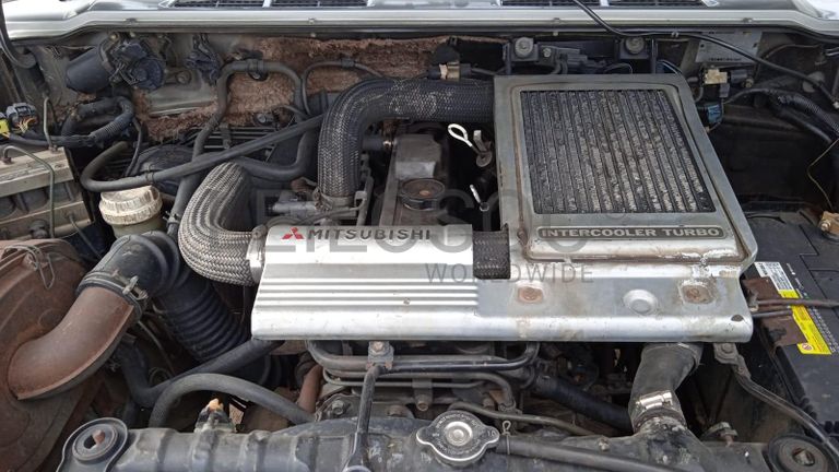 Mitsubishi Pajero ·