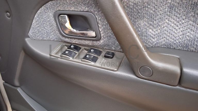 Mitsubishi Pajero ·