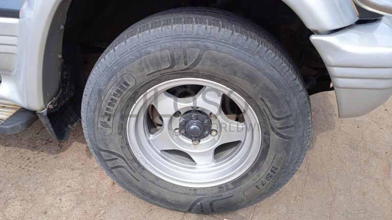 Mitsubishi Pajero ·