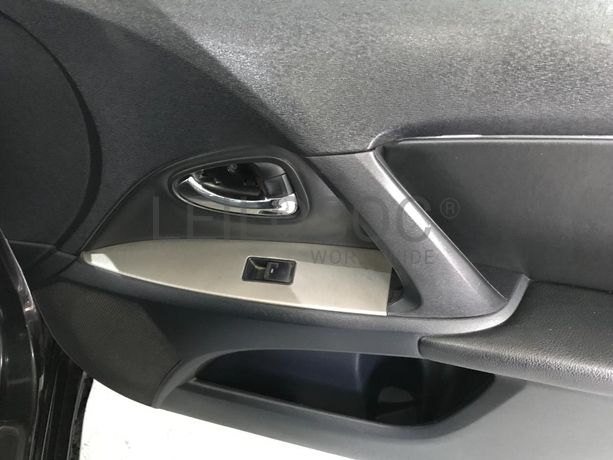 Toyota Avensis 2.0 D-4D · Ano 2011