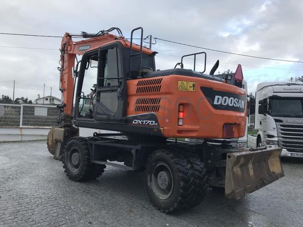 Giratória de Rodas Doosan DX 170 W-5