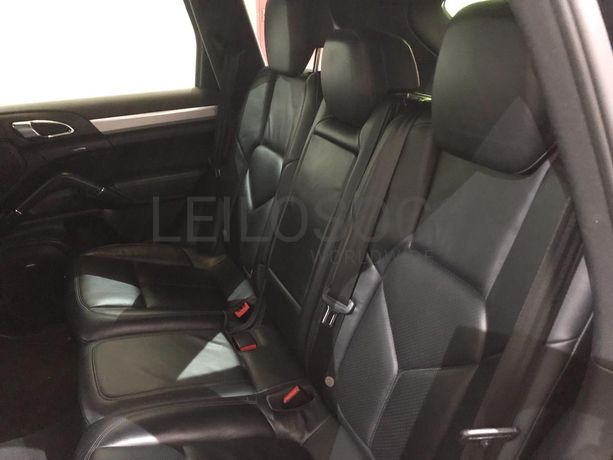 Porsche Cayenne 3.0 D · Ano 2012